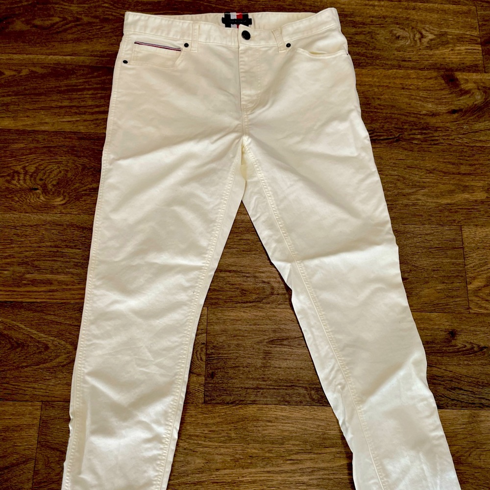 Cream-colored Tommy Hilfiger pants.